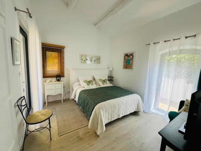 Les Cistes Bed & Breakfast Mallemort Exterior foto