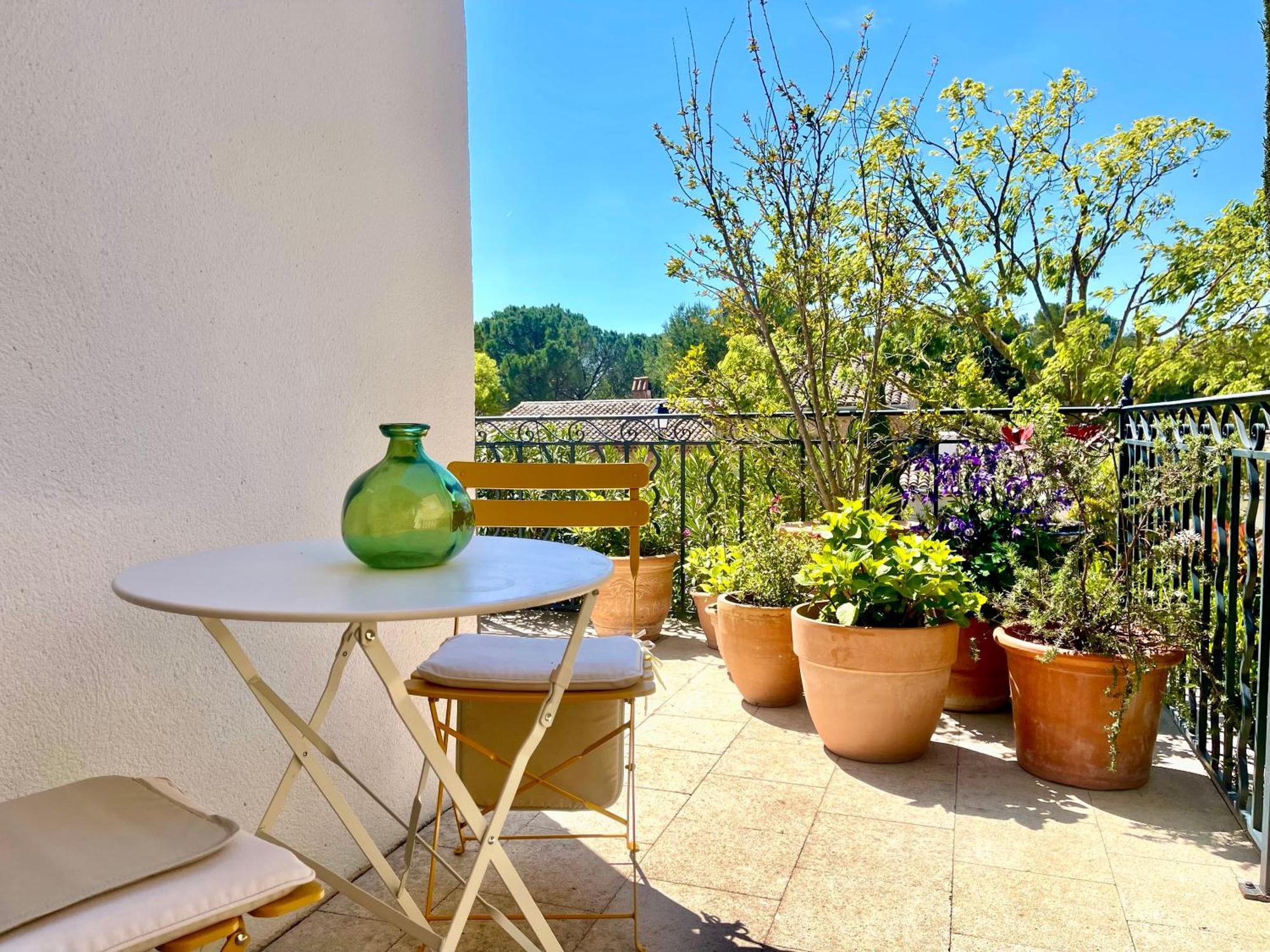 Les Cistes Bed & Breakfast Mallemort Exterior foto