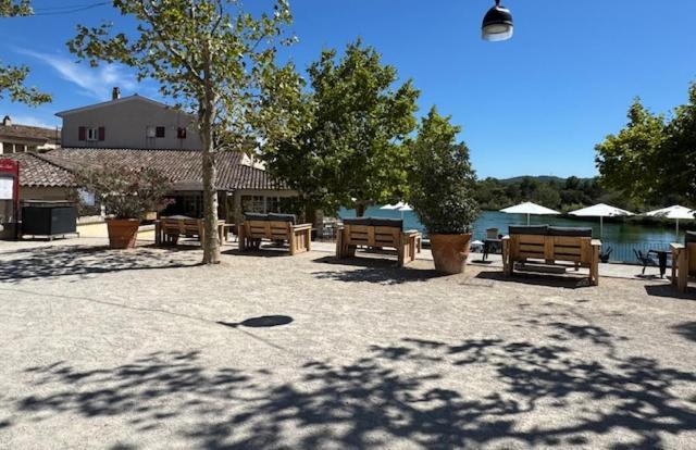 Les Cistes Bed & Breakfast Mallemort Exterior foto