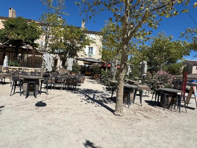 Les Cistes Bed & Breakfast Mallemort Exterior foto
